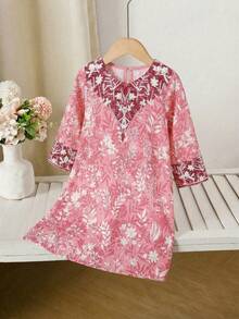 SHEIN 粉色碎花阿拉伯长袍，优雅的花领，休闲简约的传统长袖阿拉伯连衣裙，适合春夏穿着，优雅端庄的长袖连衣裙，祈祷长袍，舒适休闲，度假风，端庄的卡夫坦长袍，儿童阿拉伯长袍，少女长袍 - 彩色 - 查看 3