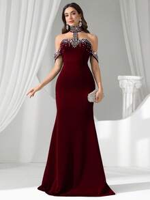 Coutiva Gaun Malam Formal Wanita dengan Hiasan Berlian Imitasi, Model Bahu Terbuka, Leher Halter, dan Hem Model Duyung (Sangat Berhias) - Burgundy - View 1