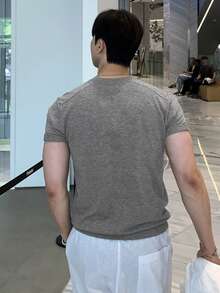 Áo thun nam cổ tròn màu xám trơn, dáng ôm, thích hợp cho mùa hè. - Xám - Xem 2