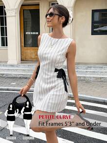 SHEIN PETITE CURVE 新款加大码女装娇小女孩时尚条纹圆领侧系带无袖休闲连衣裙，显瘦收腰，专为娇小女性设计。高腰设计让您看起来更苗条，腿部更修长，适合娇小女性。适合所有季节和场合，适合娇小女孩和女性，夏季连衣裙，夏季服装，夏季度假服装，女士夏季连衣裙，春季服装，女士春季春假服装，春季服装，狂欢节服装，狂欢节女士造型，2026年狂欢节女士服装，狂欢节服装，女士狂欢节服装，沙滩装，女士沙滩裙，沙滩装，女士优雅连衣裙，女士优雅连衣裙，女士优雅连衣裙，女士度假服装，女士度假夏季假日服装，女士假日服装 - 黑與白 - 查看 1