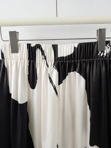 Franclia 时尚休闲百搭印花缎面A字裙，纽扣装饰，夏季 - 黑與白 - 查看 6