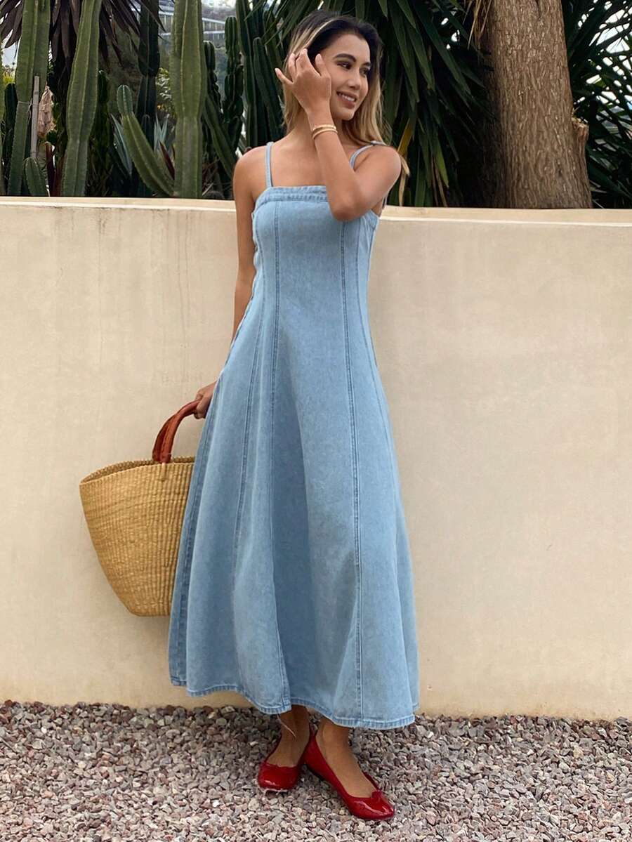 DAZY 女士夏季吊带牛仔连衣裙，度假风 - 中等水洗藍 - 查看 1