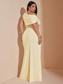 SHEIN BAE Bộ đồ 2 mảnh thanh lịch dành cho nữ cỡ lớn, gồm áo và chân váy ren hoa phối họa tiết lệch vai, màu xám trơn, kiểu dáng tối giản, thoải mái, gồm áo lệch vai và chân váy cạp thấp thắt nút, thích hợp cho buổi hẹn hò lãng mạn. Bộ đồ 2 mảnh mùa thu, áo và chân váy, bộ đồ dệt kim, bộ đồ cưới, bộ đồ tốt nghiệp, bộ đồ tựu trường, bộ đồ dự tiệc sinh nhật, bộ đồ ngày Valentine, bộ đồ thanh lịch. Màu vàng. - Màu vàng - Xem 3