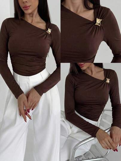 Aloruh Body femme à manches longues avec col asymétrique décoré de métal, couleur unie