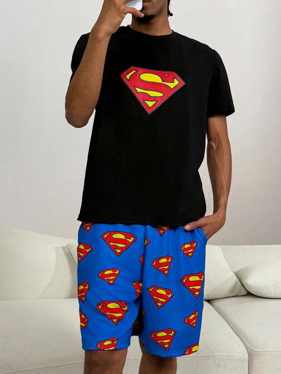 SUPERMAN X SHEIN Men Badge Graphic Short Sleeve Top And Shorts Loungewear Set