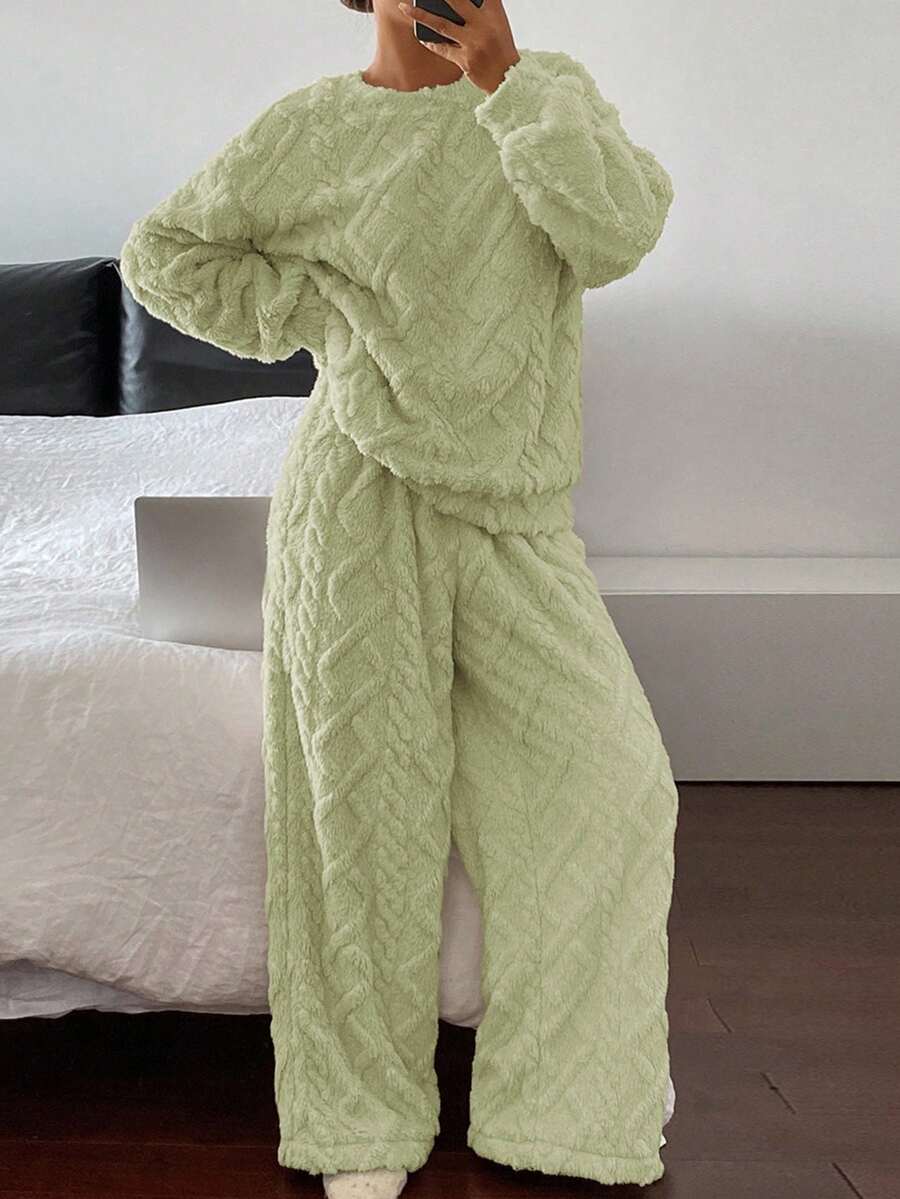 DAZY Women's Textured Fleece Thick Loose Fit Pajama Set, Winter - Green - View 1