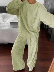 DAZY Women's Textured Fleece Thick Loose Fit Pajama Set, Winter - Green - View 4