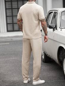 Manfinity CasualCool 男士纯色拼接半拉链短袖polo衫和裤子休闲套装 男士针织套装 休闲两件套 男士套装 米色男士套装 复古风格，日常休闲，周末旅行，户外活动，探险旅行，轻松的工作环境或半正式场合，男友/丈夫礼物，周年纪念/生日礼物，派对，暑假，新年，婚礼，情人节，男士两件套夏季套装，男士两件套休闲短袖套装 - 卡其色 - 查看 3
