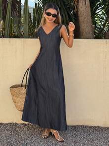 DAZY 女士V领系腰长款休闲牛仔连衣裙，度假风 - 深色水洗藍 - 查看 5