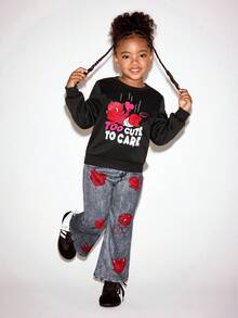 SHEIN HOT STUFF Young Girl 2pcs/Set Street Style Cute Casual Round Neck Long Sleeve Sweatshirt & Denim Effect Print Flare Pants 2-Pieces Set - Black - View 5