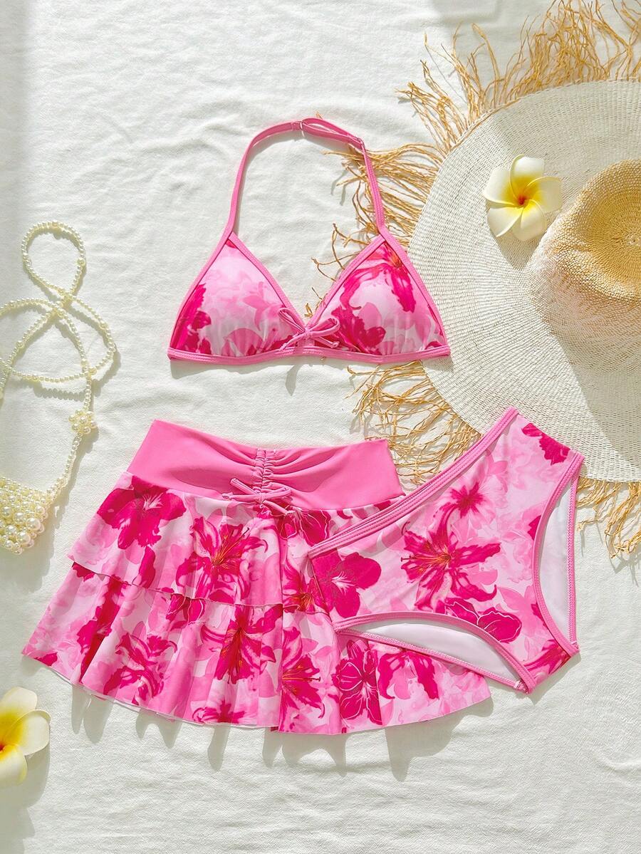 SHEIN 少女碎花三件套泳衣套装，含裙子，适合海滩度假。少女两件套泳衣，比基尼套装配纱笼裙，泳裙套装，碎花泳衣，粉色比基尼套装配纱笼裙，少女泳装，粉色碎花少女比基尼，两件套泳衣，粉色少女，粉色碎花泳装裙，少女比基尼套装，碎花 - 粉色 - 查看 1