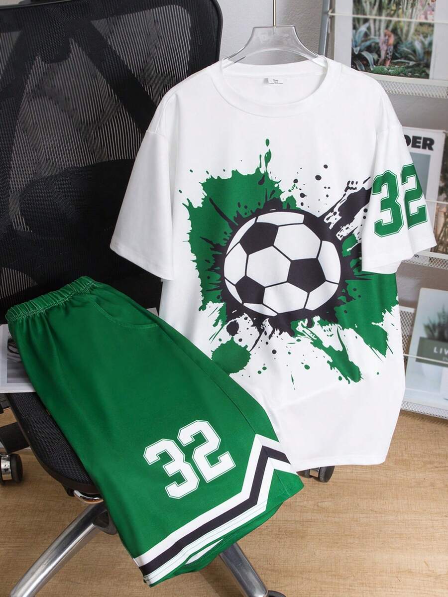 SHEIN Vacaura 2件套青少年(男童)春夏运动休闲足球泼墨印花短袖T恤和短裤套装 - 綠色 - 查看 1