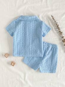 SHEIN Vintaside Kids 男女通用新生儿至1岁宝宝套装，杏色短袖上衣和短裤套装，质感面料，适合宝宝夏季外出穿着，质感面料带来高品质感。 - 藍色 - 查看 3