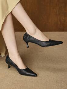 MOTF 女士纯色PU皮革尖头褶皱猫跟鞋 - 黑色 - 查看 7