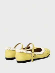 ROMWE Kawaii 女士时尚甜美蕾丝边蝴蝶结装饰平底鞋，圣诞节必备 - 黃色布面+蕾絲花邊 - 查看 4