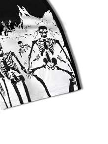 ROMWE MEN Goth Pantalones de chándal casuales con cordón en la cintura, estampado de calavera y retrato de color contrastante para hombres - Negro - Ver 4