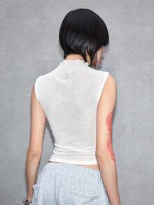 ROMWE Avant 女士复古性感先锋镂空数码Logo英文印花铆钉露脐上衣 - 白色 - 查看 8
