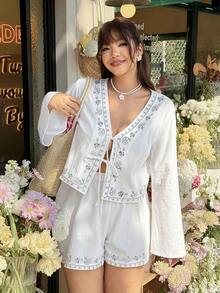 GalTyme Große Größen Set aus Grafik-Muster Tiefer V-Ausschnitt Twist Vorne Langarm Top und Shorts, 2-teilig - Weiss - Übersicht 1