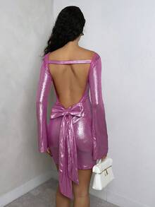 SHEIN Glamour Váy xòe tay ngắn hở lưng gợi cảm có nơ xinh xắn phía sau, vải bóng, màu hồng tươi, thích hợp cho các buổi hẹn hò, tiệc tùng, tụ tập hàng ngày - Màu Hồng Tươi - Xem 1