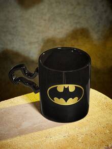 BATMAN X SHEIN 1pc 14oz/400ml Cartoon Pattern Printed Ceramic Mug, Cold And Heat Resistant, Microwave And Dishwasher , Suitable For Water, Milk, Juice, Coffee, Bat, Darts - Black - View 2