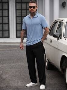 Manfinity CasualCool 男士短袖拉链纹理面料 Polo 衫，适合外出、办公穿着，图案 Polo 衫，浅蓝色男士服装，男士 Polo 衫，拉链 Polo 衫，男士高尔夫 Polo 衫，复古风格，日常休闲，周末旅行，户外活动，探险旅行，轻松的工作环境或半正式场合，男友/丈夫礼物，周年纪念/生日礼物，派对，暑假，新年，婚礼，情人节，蓝色男士上衣，学院风图案 Polo 衫，男士高尔夫球衫 - 藍色 - 查看 3