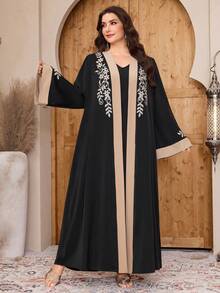 Al Najma Plus Size Women's Colorblock Floral Embroidered Elegant Long Sleeve Abaya - Black - View 3