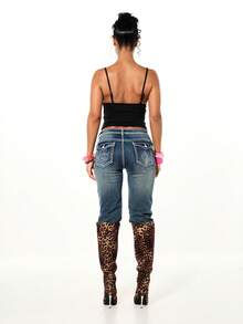 BABYPHAT 蕾丝吊带背心，配有可调节肩带，非常适合叠穿和打造休闲夏日造型，充满女性魅力，是情人节的理想之选。 - 黑色 - 查看 5