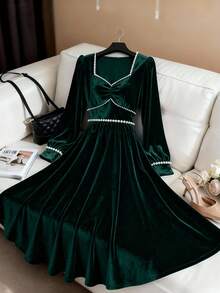GlowEve 女士天鹅绒腰部收褶A字珍珠装饰圣诞假日优雅日常通勤时尚法式街头复古百搭新年商务藏蓝色长袖连衣裙，秋冬款 - 墨綠色 - 查看 4