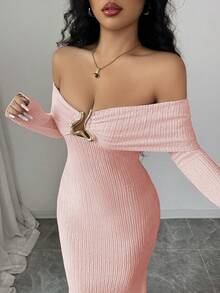 Rafferiza 优雅时尚露肩长袖连衣裙，饰有不对称金属扣，双层领口，鱼尾下摆，纹理针织面料，秋冬季米色 - 粉色 - 查看 5