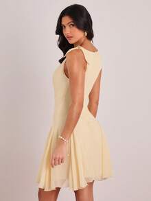 Enchnt 女士纯色打结肩部设计无袖时尚迷你连衣裙 - 淡黃色 - 查看 7