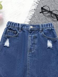 SHEIN ChillGRL Denimly 女孩时尚舒适百搭日常户外休闲牛仔裙，松紧腰，拉链闭合，破洞裙摆，毛边，水洗牛仔裙 - 中等水洗藍 - 查看 4