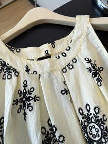 SHEIN LUNE Women's Plus Size Round Neck Long Sleeve Printed Linen-Like Comfortable And Elegant Blouse Women Summer Top Women's Tank Top Summer Cute Tops Sleeveless Summer Top Sleeveless Printed Blouse Women Summer Tops Printed Tops For Women Cute Tops Women Tops For Women Summer Cute Women's Tops For Summer New Arrivals Blouse For Women Casual Latest Tops For Women - Apricot - View 4