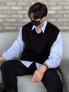 DAZY 男士纯黑色V领针织背心，适合通勤，春夏穿着 - 黑色 - 查看 6