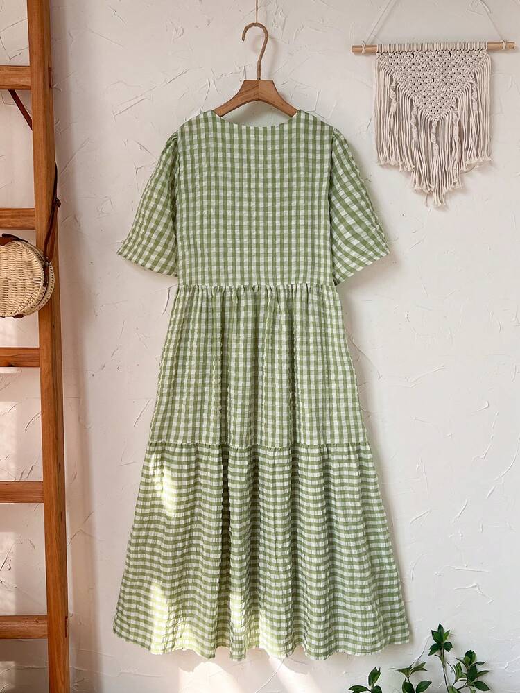 Plus Size Women's Summer Casual Vacation Country Round Neck Loose Fit Basic Short Sleeve Green Plaid Long Dress, Spring/Summer/Plaid,Summer Holiday,Spring Break Outfits ,Vacation Outfits Women ,Holiday Outfits For Women,Going Out Outfits,2026 New Clothes,Simple And Fashionable For Everyday Wear,Casual Dresses For Women,Flowy Long Dress ,Suitable For Summer, Vacation, Commute, Daily Wear, Summer Dresses