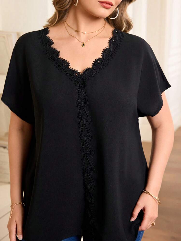 Plus Size Casual Versatile Floral Lace Trim Black Shirt