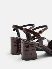 CUCCOO CURVES 女士宽楦高跟凉鞋，夏季时尚通勤之选。 - 咖啡棕 - 查看 9