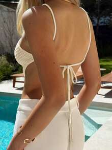 Aloruh 女士金属装饰不对称下摆露背吊带上衣 - 米色 - 查看 2