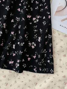 SHEIN Set Gaun Camisole dan Kaos Lengan Pendek Motif Bunga Kecil Kasual Musim Panas untuk Anak Perempuan Remaja - Hitam dan Putih - View 3