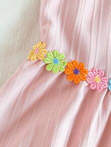 SHEIN Vintaside Kids 少女粉色纹理面料花卉吊带装饰度假夏季甜美可爱百搭公主裙 - 粉色 - 查看 6