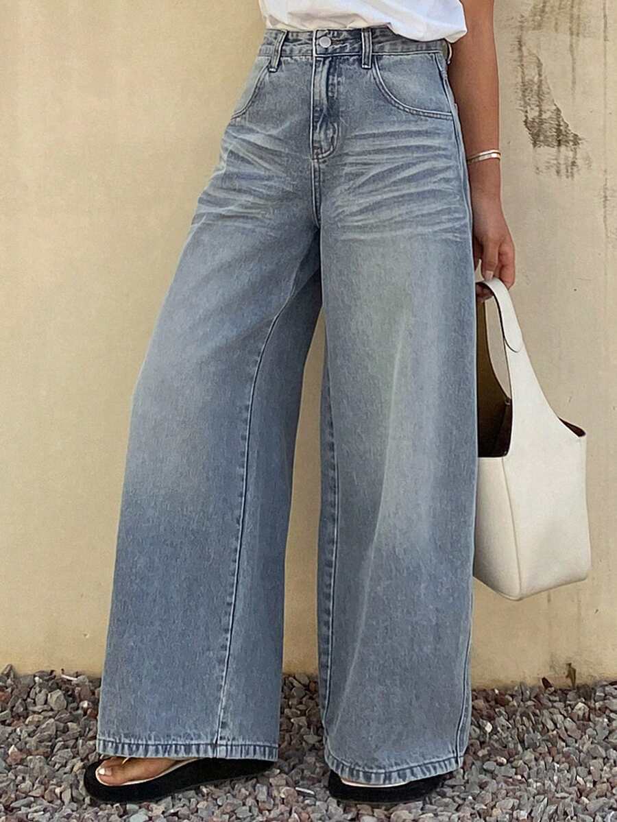 DAZY Women's Regular Waist Loose Straight Leg Casual Jeans - Light Wash - View 1