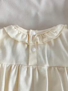 2件套新生女婴花卉刺绣荷叶边领口袖口长袖连体衣和灰色连脚裤套装，家居服 - 彩色 - 查看 6