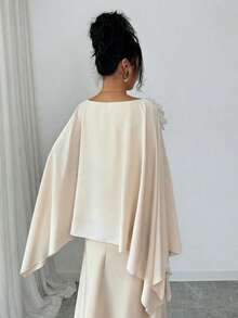 Modelyn بلوزة نسائية أنيقة بياقة قارب وأكمام كيب مزينة بزخارف زهرية ثلاثية الأبعاد - لون مشمشي - مشاهدة 4