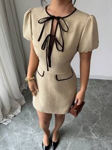 Gloray Vestido mini de mujer con cuello redondo, mangas abullonadas y nudo delantero - Caqui - Ver 7