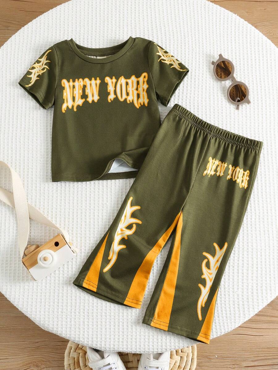 SHEIN Bộ 2 món phong cách đường phố cho bé trai, áo thun ngắn tay in họa tiết màu xanh lá cây và quần ống loe, thích hợp cho mùa hè. - Nhiều màu - Xem 1