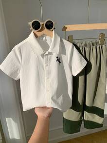 SHEIN 男童两件套：白色纹理面料衬衫和裤子，休闲假日装