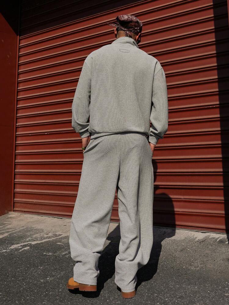 Men's Solid Gray Pants With Crease Design & Pullover Sweatshirt Set, Spring