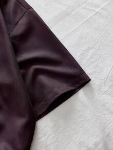 AXEPEAK 男士字母印花前开襟纽扣休闲百搭短袖衬衫 - 咖啡棕 - 查看 3