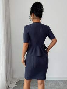 Franclia Bộ đồ dệt kim nữ mùa xuân sớm, kiểu dáng cổ điển, thanh lịch, đa năng, cổ tròn, tay ngắn, đính cúc kim loại tinh tế, dáng chữ A, viền bèo nhún, kết hợp với chân váy midi ôm sát. - Màu xanh hải quân - Xem 5