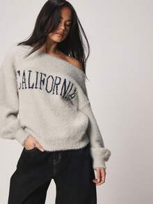 MISSGUIDED Fuzzy Off Shoulder California Graphic Knit Sweater With Text Print And Soft Texture For Casual Everyday Wear - Grey - View 5