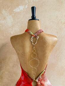 Soleia Trang phục dự tiệc cưới phong cách miền Tây, thường ngày, thoải mái, phù hợp cho kỳ nghỉ, lễ tốt nghiệp, tiệc brunch, ngày lễ Thánh Patrick, kỳ nghỉ xuân, lễ Phục sinh, lễ hội âm nhạc, thanh lịch, phong cách Bohemian, nhiệt đới, gợi cảm, cổ áo xếp nếp sâu, trang trí kim loại, lưới in họa tiết, áo liền quần cổ yếm khoét lỗ. - Nhiều màu - Xem 5